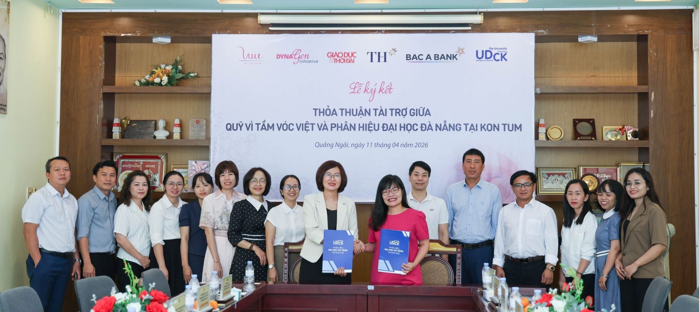 Ký kết hợp tác với Phân hiệu Đại học Đà Nẵng tại Kon Tum trong khuôn khổ Sáng kiến phát triển sinh viên